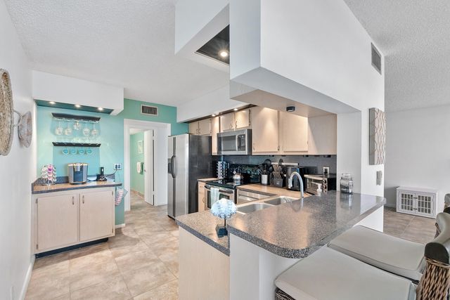 106 Lake Emerald Drive 308, Oakland Park, FL 33309