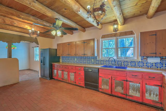 509 Chamiso Lane NW, Los Ranchos, NM 87107