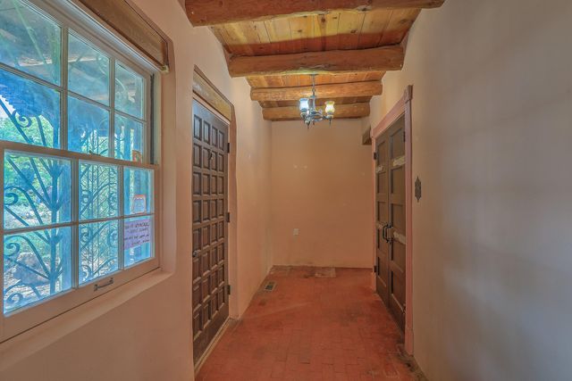 509 Chamiso Lane NW, Los Ranchos, NM 87107