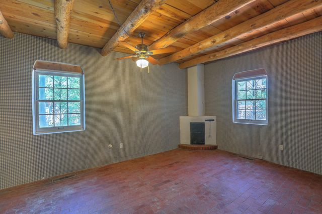 509 Chamiso Lane NW, Los Ranchos, NM 87107