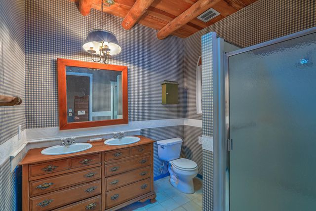 509 Chamiso Lane NW, Los Ranchos, NM 87107