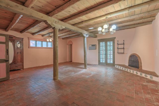 509 Chamiso Lane NW, Los Ranchos, NM 87107