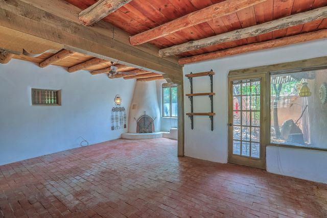 509 Chamiso Lane NW, Los Ranchos, NM 87107