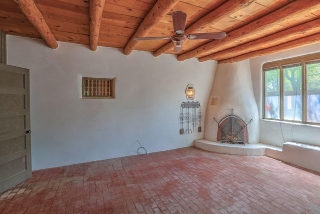 509 Chamiso Lane NW, Los Ranchos, NM 87107