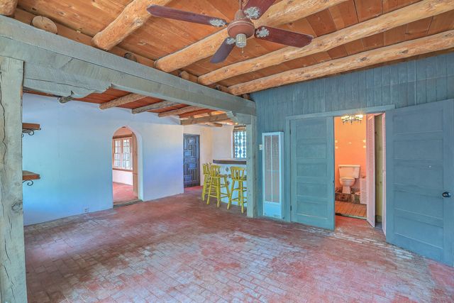 509 Chamiso Lane NW, Los Ranchos, NM 87107