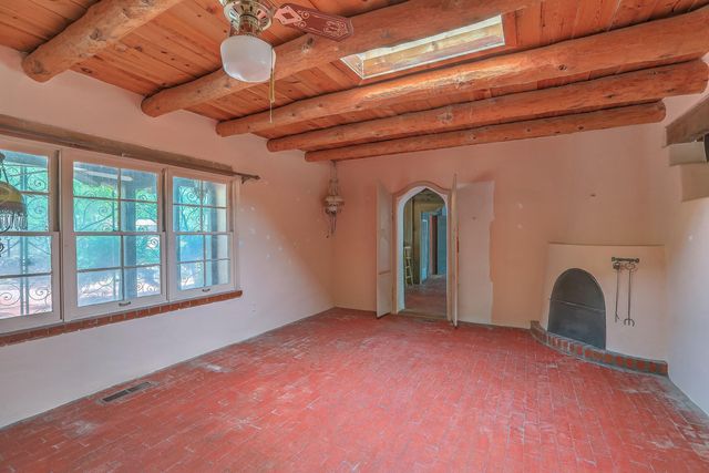 509 Chamiso Lane NW, Los Ranchos, NM 87107