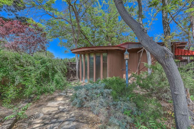 509 Chamiso Lane NW, Los Ranchos, NM 87107