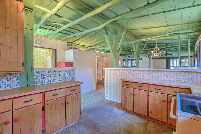 509 Chamiso Lane NW, Los Ranchos, NM 87107