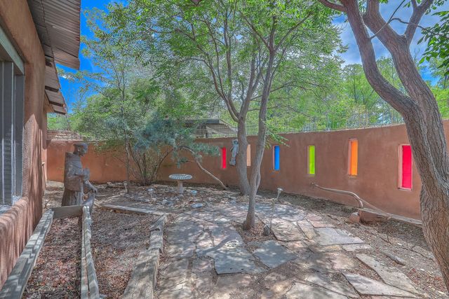 509 Chamiso Lane NW, Los Ranchos, NM 87107