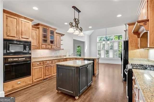 2414 Glenmore Lane, Snellville, GA 30078