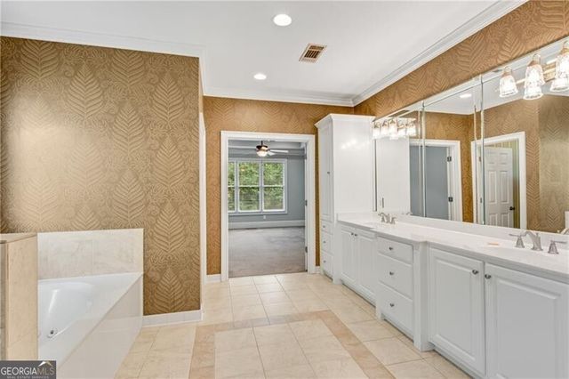 2414 Glenmore Lane, Snellville, GA 30078