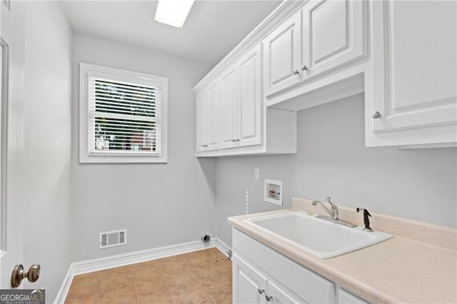 2414 Glenmore Lane, Snellville, GA 30078
