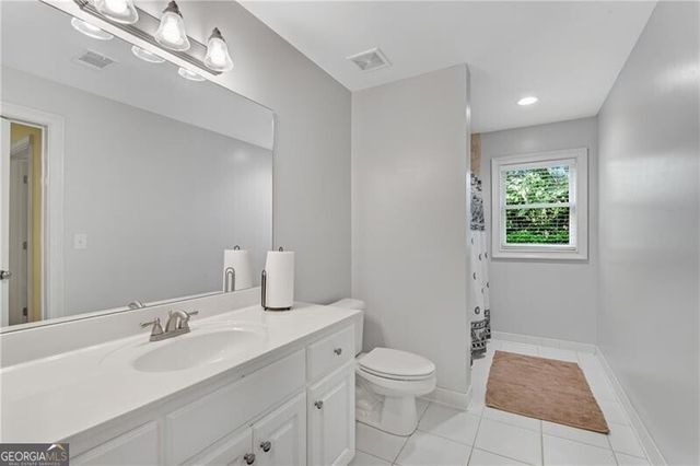 2414 Glenmore Lane, Snellville, GA 30078