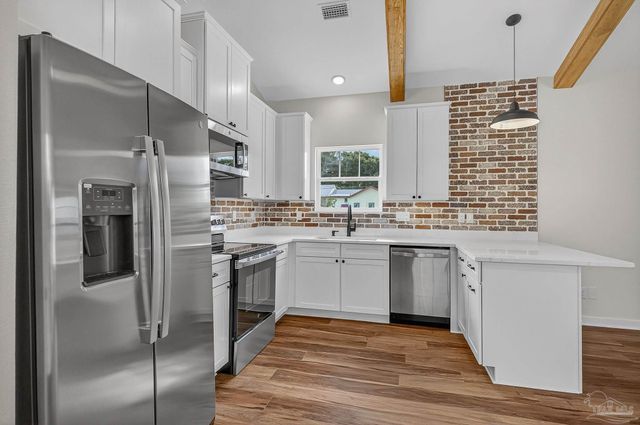 1106 N E St, Pensacola, FL 32501