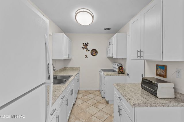 1439 S Jones Blvd Apt D7, Tucson, AZ 85713