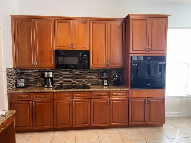 7009 NW 113th Ave, Parkland, FL 33076