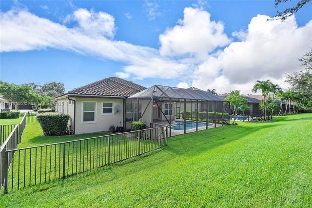 7009 NW 113th Ave, Parkland, FL 33076