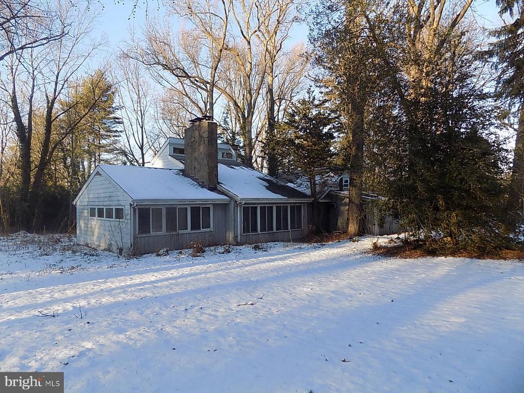 111 FELLOWSHIP RD, Moorestown, NJ 08057