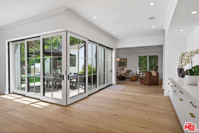 5266 Vanalden Avenue, Tarzana (los Angeles), CA 91356