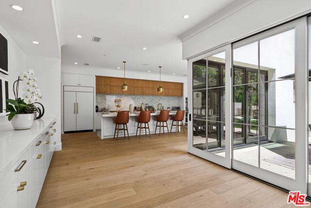 5266 Vanalden Avenue, Tarzana (los Angeles), CA 91356
