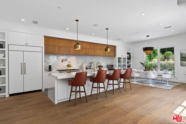5266 Vanalden Avenue, Tarzana (los Angeles), CA 91356