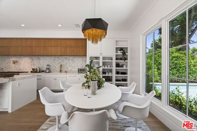 5266 Vanalden Avenue, Tarzana (los Angeles), CA 91356