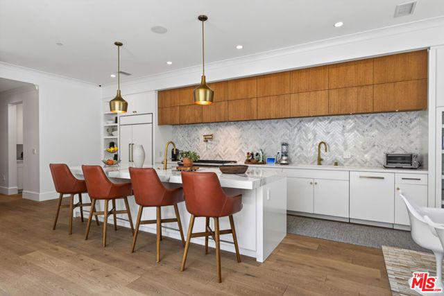 5266 Vanalden Avenue, Tarzana (los Angeles), CA 91356