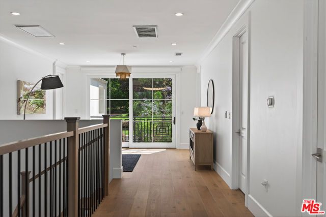 5266 Vanalden Avenue, Tarzana (los Angeles), CA 91356