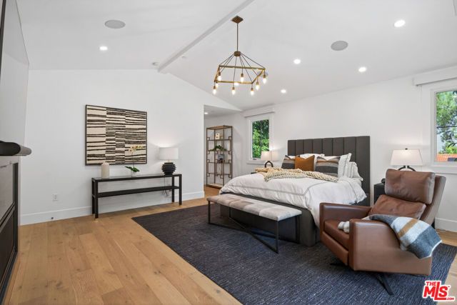 5266 Vanalden Avenue, Tarzana (los Angeles), CA 91356