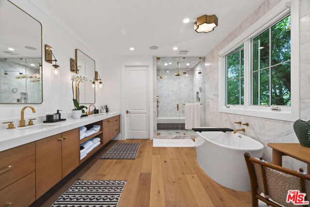 5266 Vanalden Avenue, Tarzana (los Angeles), CA 91356