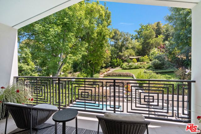5266 Vanalden Avenue, Tarzana (los Angeles), CA 91356