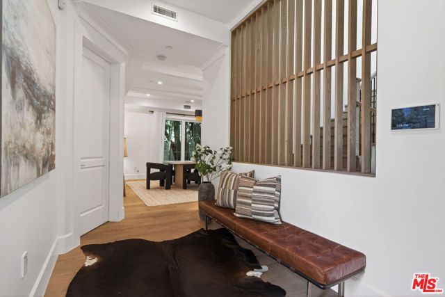 5266 Vanalden Avenue, Tarzana (los Angeles), CA 91356