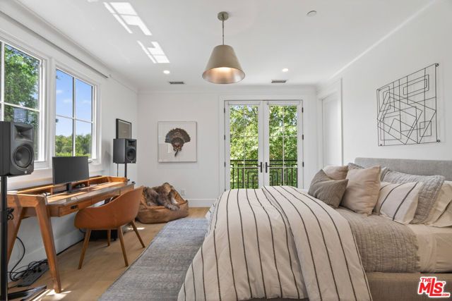 5266 Vanalden Avenue, Tarzana (los Angeles), CA 91356