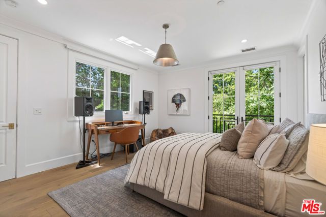 5266 Vanalden Avenue, Tarzana (los Angeles), CA 91356