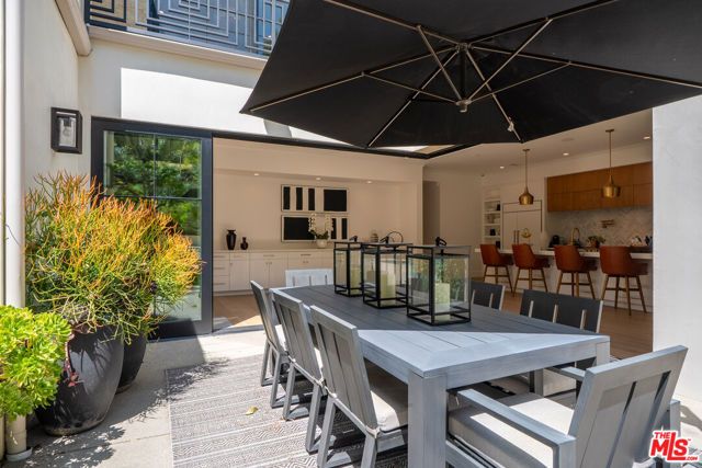 5266 Vanalden Avenue, Tarzana (los Angeles), CA 91356