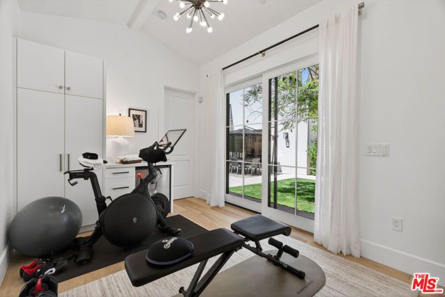 5266 Vanalden Avenue, Tarzana (los Angeles), CA 91356