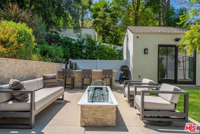 5266 Vanalden Avenue, Tarzana (los Angeles), CA 91356