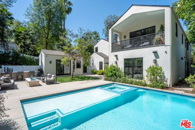 5266 Vanalden Avenue, Tarzana (los Angeles), CA 91356
