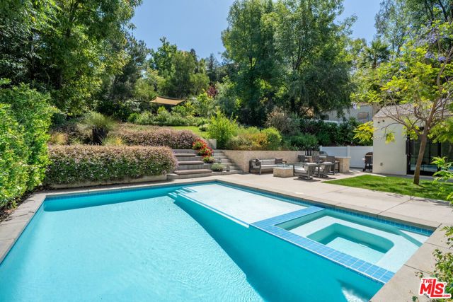 5266 Vanalden Avenue, Tarzana (los Angeles), CA 91356