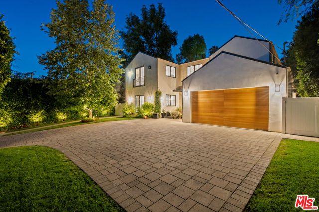 5266 Vanalden Avenue, Tarzana (los Angeles), CA 91356