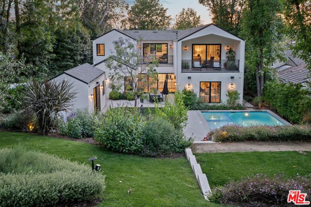5266 Vanalden Avenue, Tarzana (los Angeles), CA 91356