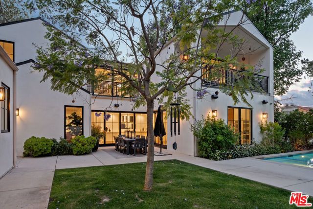 5266 Vanalden Avenue, Tarzana (los Angeles), CA 91356