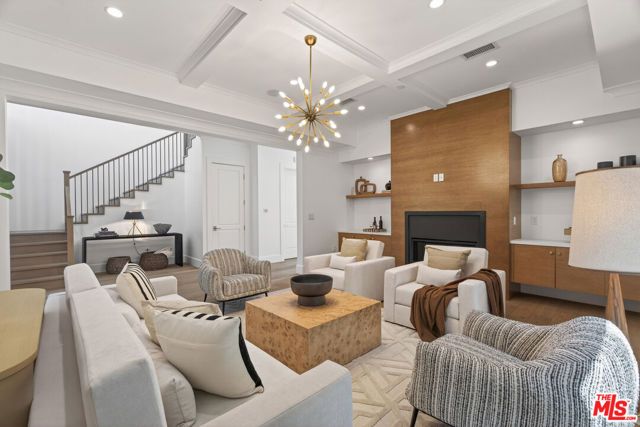 5266 Vanalden Avenue, Tarzana (los Angeles), CA 91356