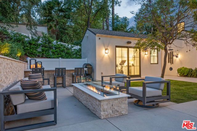 5266 Vanalden Avenue, Tarzana (los Angeles), CA 91356