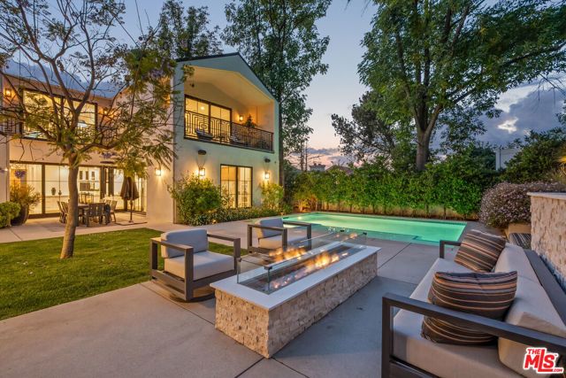 5266 Vanalden Avenue, Tarzana (los Angeles), CA 91356