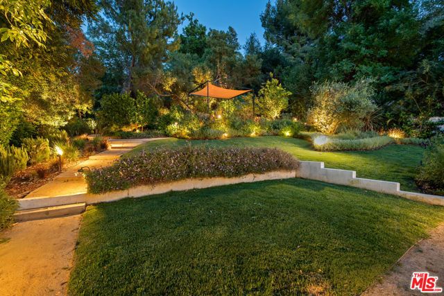 5266 Vanalden Avenue, Tarzana (los Angeles), CA 91356