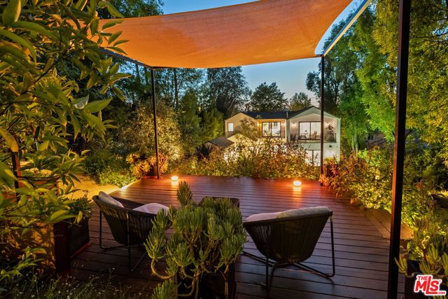 5266 Vanalden Avenue, Tarzana (los Angeles), CA 91356