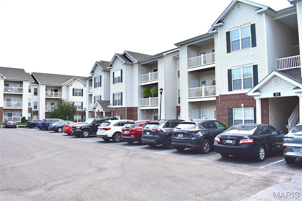 31 Kassebaum Lane 304, St Louis, MO 63129