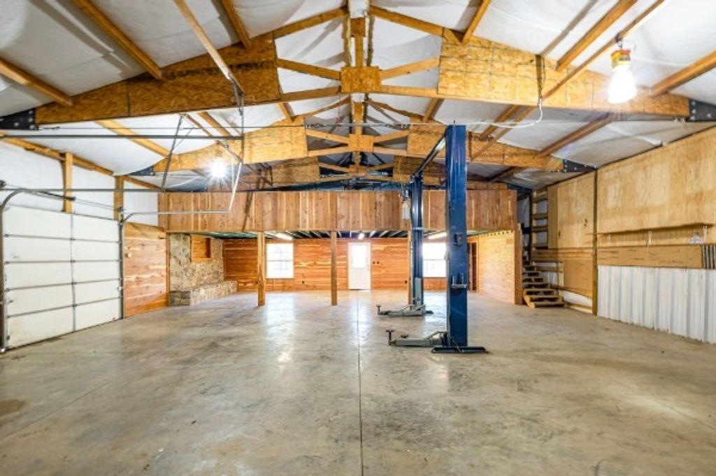 868 J D Todd Dr, Murfreesboro, TN 37129