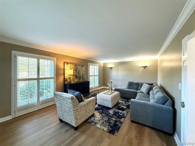 38552 Macintosh Court, Clinton Township, MI 48036